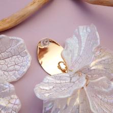 Серьги "Белые лепестки" 7*4см металл/акрил арт.ИВ-1033/1 зол/бел/перл