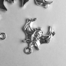 Подвеска "Летучая мышь" 16*20мм арт.6923433 серебро