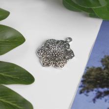 Подвеска "Королевский цветок" 30*30мм арт.1409429 серебро